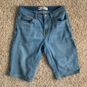 𝅺Levi’s Taper shorts